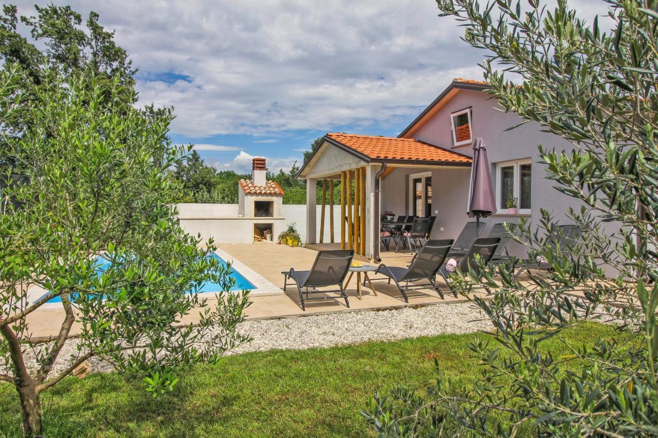 Natascha In Pamici - Haus Fuer 6 Personen Villa Žminj Dış mekan fotoğraf