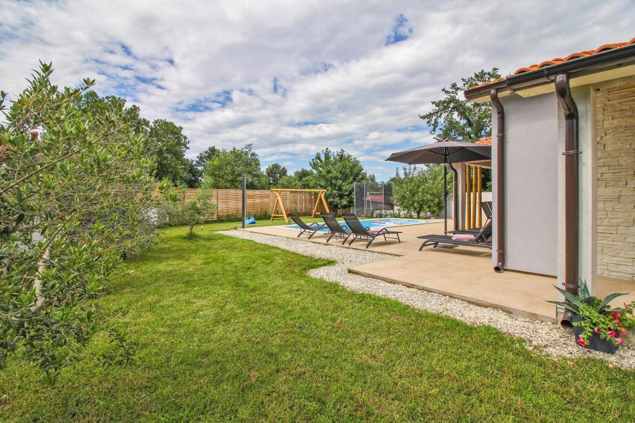 Natascha In Pamici - Haus Fuer 6 Personen Villa Žminj Dış mekan fotoğraf