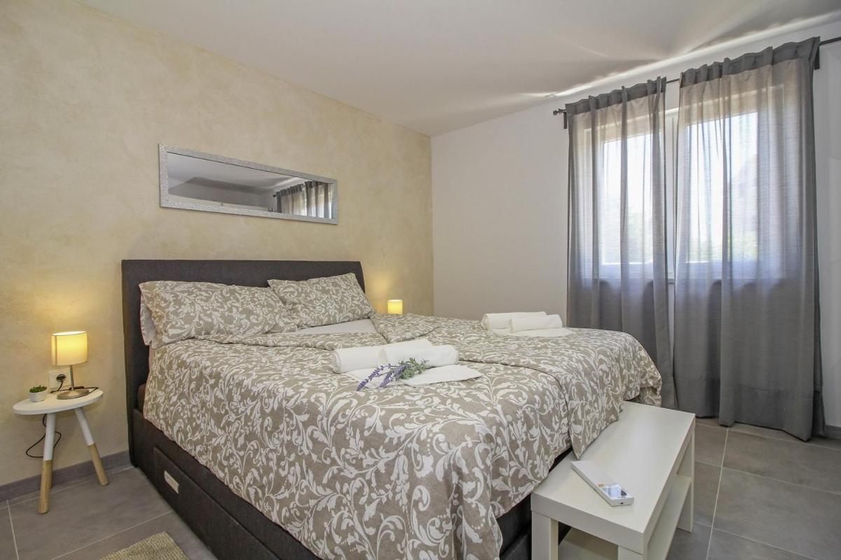 Natascha In Pamici - Haus Fuer 6 Personen Villa Žminj Dış mekan fotoğraf